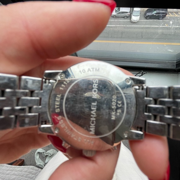 Michael Kors Women's MK5020 Mother of Pearl Chronograph Stainless Steel Watch ⏱✨ - Picture 4 of 4